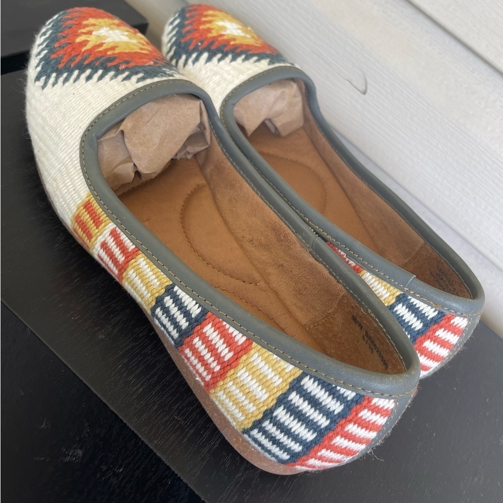 Born Giselle Women’s Casual Shoes - Picture 3 of 12